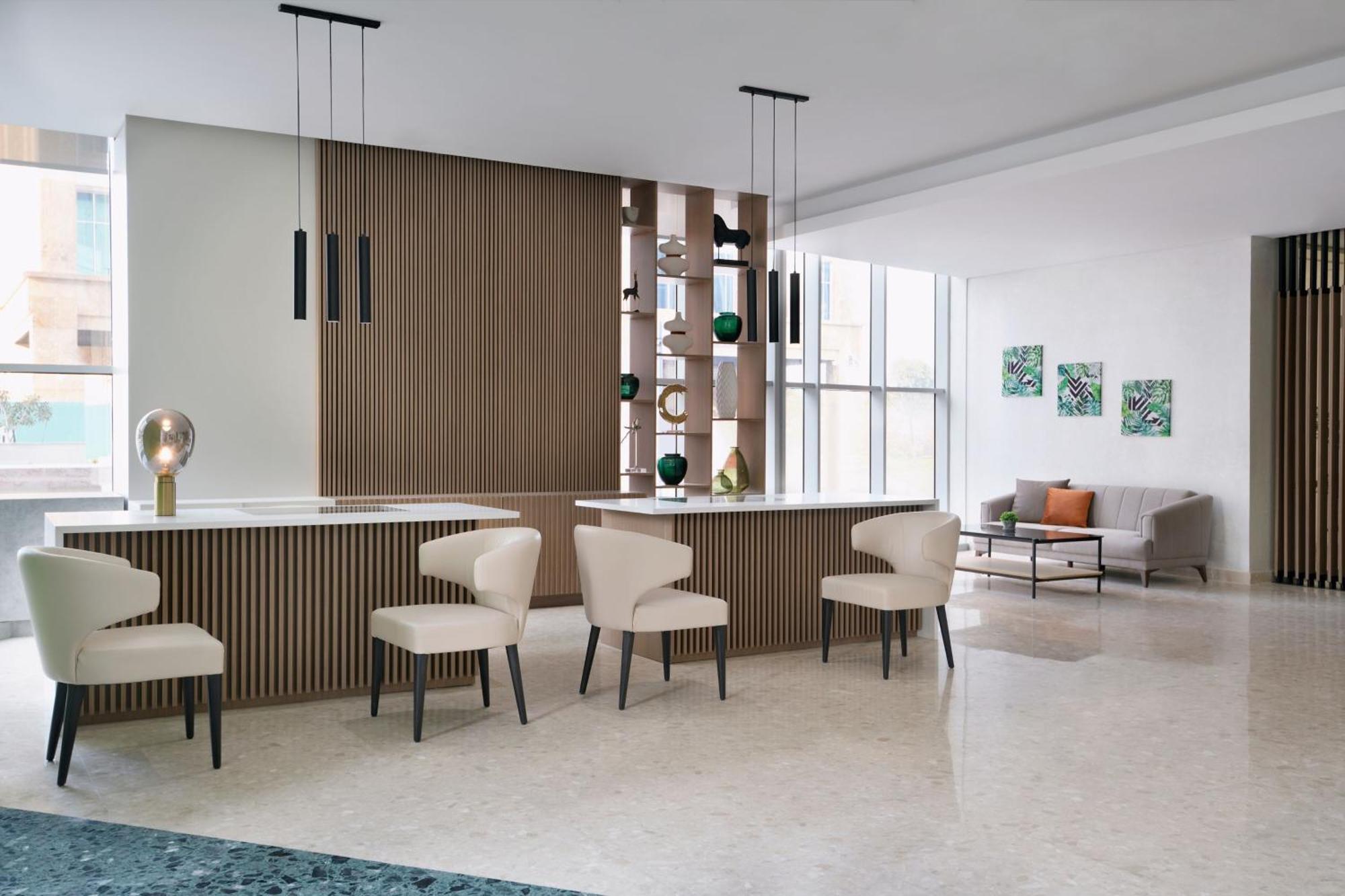 Element By Westin West Bay Doha Hotel Luaran gambar The interior of the hotel